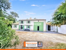 RARE !!! Maison de 230 M² DE SURFACE COMPRENANT UNE MAISON, UN GARAGE POUR BATEAU ET UN STUDIO sur RIVEDOUX PLAGE (17)