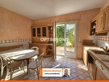 RARE villa de 263 m² sur SAINT-YRIEIX, proche de SAINT CYBARD avec 6 chambres et bureau, piscine et 80 m² de garage 12 pièces SAINT YRIEIX SUR CHARENTE (16)