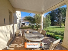 RARE villa de 263 m² sur SAINT-YRIEIX, proche de SAINT CYBARD avec 6 chambres et bureau, piscine et 80 m² de garage 12 pièces SAINT YRIEIX SUR CHARENTE (16)