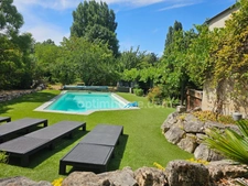  Magnifique maison rénovée de 157 m² avec piscine et garage – RUELLE SUR TOUVRE (16)