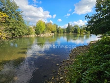 Exclusivité – Maison de ville 80 m² avec garage Indépendant avec terrain et accès à la Touvre : Idéal premier achat ou investissement à fort potentiel ! MAGNAC SUR TOUVRE (16)