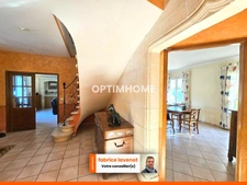 RARE villa de 263 m² sur SAINT-YRIEIX, proche de SAINT CYBARD avec 6 chambres et bureau, piscine et 80 m² de garage 12 pièces SAINT YRIEIX SUR CHARENTE (16)