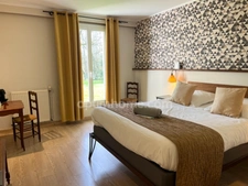 Hôtel Moderne *** Avec restaurant et (licence 4) à vendre à l’entrée de Cognac direction Angoulême  1 290 000 €  |  1016 m² CHATEAUBERNARD (16)