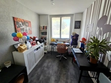 Ensemble immobilier, composé de deux maisons rénovées 135 et 105 m² sur un même terrain de 1900 m² avec piscine Proche de MAGNAC SUR TOUVRE (16)