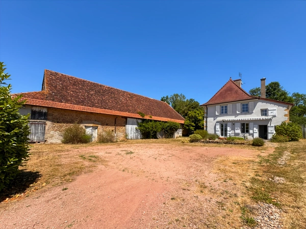 Maison à vendre 9 pièces proche de MARCIGNY (71) // SOUS OFFRE  ACCEPTEE  // 234m² - dependances - terrain 16290 m²