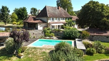 House for sale 12 rooms near LA CLAYETTE (71) 346m² - 6 bedrooms - outbuildings - swimming pool - land 14178 m²