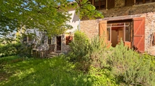 House for sale, 7 rooms, near CHAUFFAILLES (71), 216m² - 5 bedrooms - outbuildings - 1495m² plot