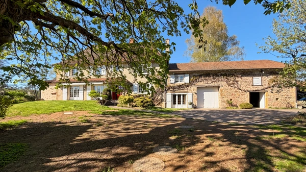 Maison à vendre 11 pièces proche de LA CLAYETTE (71) 346m² - 6 chambres - dépendances - piscine - terrain 14178 m²
