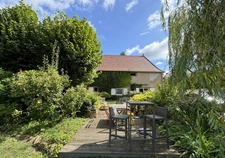 Dpt 71, à vendre  entre CHARLIEU et LA CLAYETTE -maison P5 - 190m² - 3 chambres - dépendances - terrain 1405 m² arboré - clos