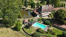 Maison à vendre 11 pièces proche de LA CLAYETTE (71) 346m² - 6 chambres - dépendances - piscine - terrain 14178 m²