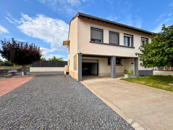 SOUS COMPROMIS  /  Maison à vendre 3 pièces MARCIGNY (71)  / 74m² - 2 chambres - piscine - terrasse - dépendances - terrain 637m²