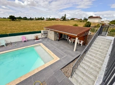SOUS COMPROMIS  /  Maison à vendre 3 pièces MARCIGNY (71)  / 74m² - 2 chambres - piscine - terrasse - dépendances - terrain 637m²