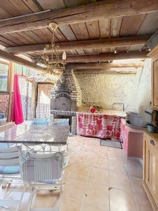 Maison de caractère de 219 m2 avec cour, garage et 2 appartements loués à BLAMONT