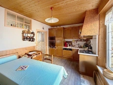 Maison de caractère de 219 m2 avec cour, garage et 2 appartements loués à BLAMONT
