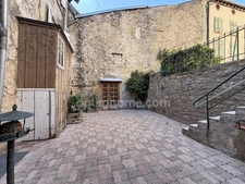 Maison de caractère de 219 m2 avec cour, garage et 2 appartements loués à BLAMONT