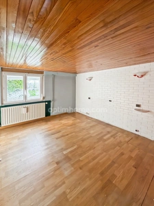 Maison individuelle 4 pièces avec jardin, garage et terrasse.