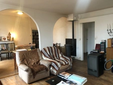 Maison de bourg de 113 m2  avec garage et jardinet et local commercial 