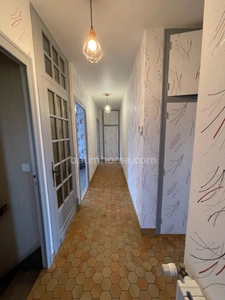 Maison individuelle de plain-pied sur sous sol avec jardin de 1680m2.