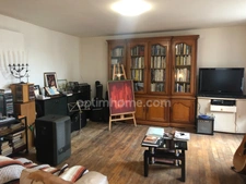 Maison de bourg de 113 m2  avec garage et jardinet et local commercial 