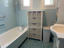 Maison individuelle de plain-pied sur sous sol avec jardin de 1680m2.
