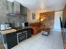 Maison en pierre avec grange sol quartz  de 290 m2 sur terrain de 3290 m2. 