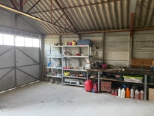 Maison individuelle de plain-pied sur sous sol avec jardin de 1680m2.