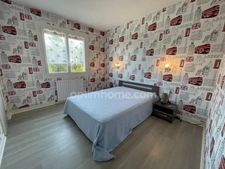 Maison individuelle de plain-pied sur sous sol avec jardin de 1680m2.