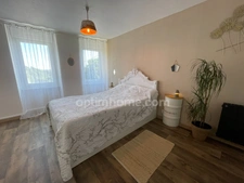 Maison en pierre avec grange sol quartz  de 290 m2 sur terrain de 3290 m2. 