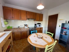 Maison individuelle de plain-pied sur sous sol avec jardin de 1680m2.