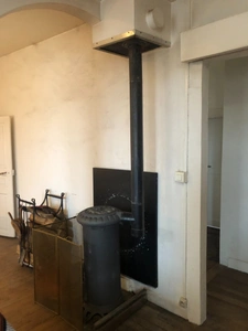 Maison de bourg de 113 m2  avec garage et jardinet et local commercial 
