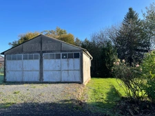 Maison individuelle de plain-pied sur sous sol avec jardin de 1680m2.