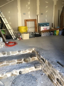 Maison en pierre de 82 m2 à finir de rénover et jardin de 620m2