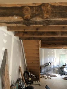 Maison en pierre de 82 m2 à finir de rénover et jardin de 620m2