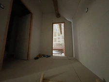 Maison en pierre de 82 m2 à finir de rénover et jardin de 620m2