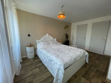 Maison en pierre avec grange sol quartz  de 290 m2 sur terrain de 3290 m2. 