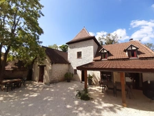 Maison avec gite et piscine