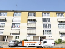 Studio en RDC avec parking BRUYERES LE CHATEL (91)