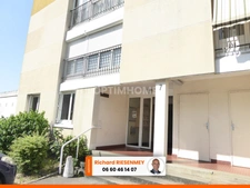 Studio en RDC avec parking BRUYERES LE CHATEL (91)