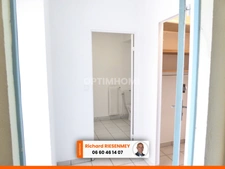 Studio en RDC avec parking BRUYERES LE CHATEL (91)
