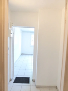 Studio en RDC avec parking BRUYERES LE CHATEL (91)