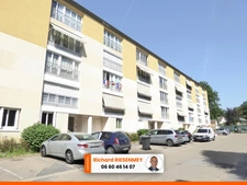 Studio en RDC avec parking BRUYERES LE CHATEL (91)