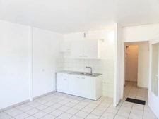 Studio en RDC avec parking BRUYERES LE CHATEL (91)