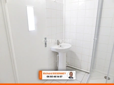 Studio en RDC avec parking BRUYERES LE CHATEL (91)
