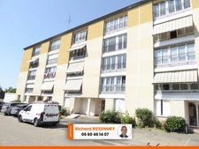 Studio en RDC avec parking BRUYERES LE CHATEL (91)