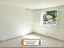Studio en RDC avec parking BRUYERES LE CHATEL (91)