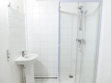 Studio en RDC avec parking BRUYERES LE CHATEL (91)