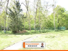 Studio en RDC avec parking BRUYERES LE CHATEL (91)