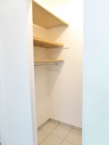 Studio en RDC avec parking BRUYERES LE CHATEL (91)
