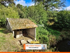SCIERIE ET MAISON SUR 106 M², L’ENSEMBLE SUR 25000 M² DE TERRAIN AVEC GRANGES ET ANNEXES >