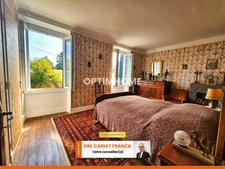 MAISON EN PIERRE DE 60 M², SUR 1629 M² DE TERRAIN AVEC DÉPENDANCES